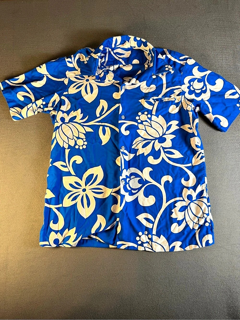Tommy Bahama Men's Floral Button Down in Blue & White Size Medium